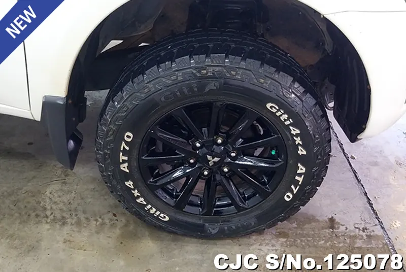 Mitsubishi Triton in White for Sale Image 7