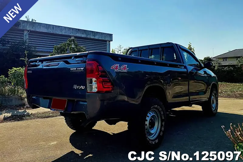 Toyota Hilux in Gray for Sale Image 2