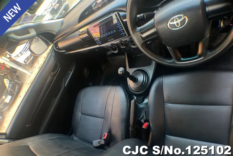 Toyota Hilux in Gray for Sale Image 5