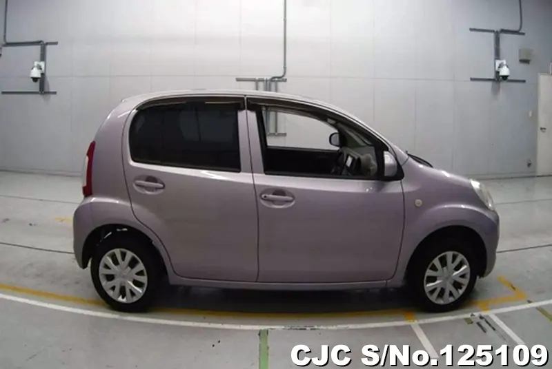 Toyota Passo in Purple for Sale Image 4