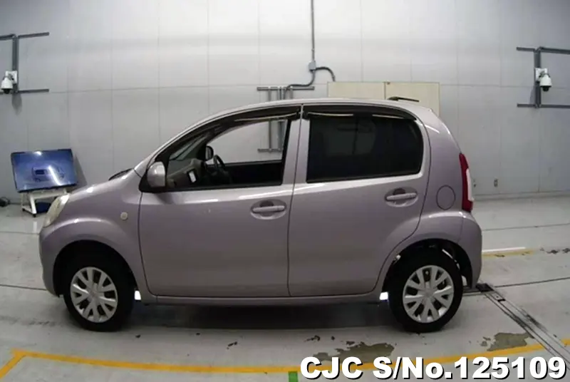 Toyota Passo in Purple for Sale Image 5