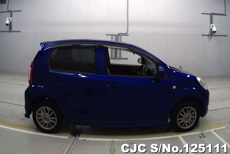 Toyota Passo in Blue for Sale Image 4