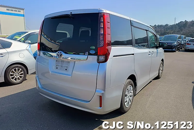 2016 Toyota / Noah Stock No. 125123