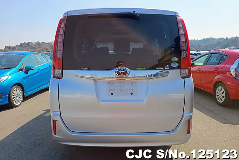 2016 Toyota / Noah Stock No. 125123