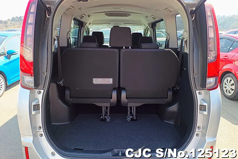 2016 Toyota / Noah Stock No. 125123