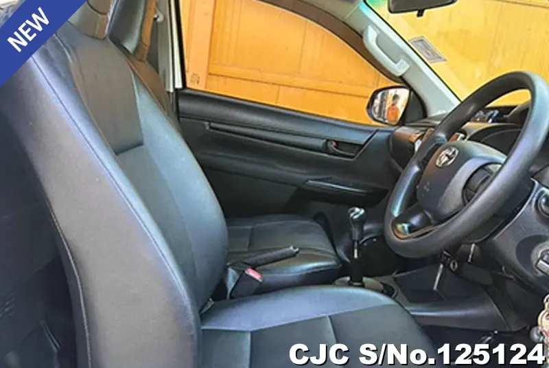 Toyota Hilux in White for Sale Image 3