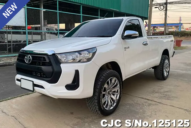 Toyota Hilux in White for Sale Image 3