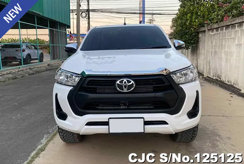 Toyota Hilux in White for Sale Image 4