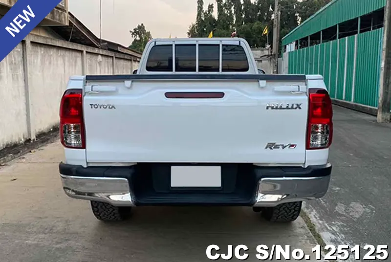 Toyota Hilux in White for Sale Image 5