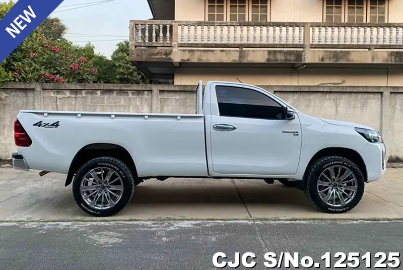 Toyota Hilux in White for Sale Image 6