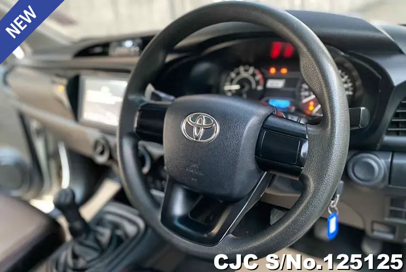 Toyota Hilux in White for Sale Image 7