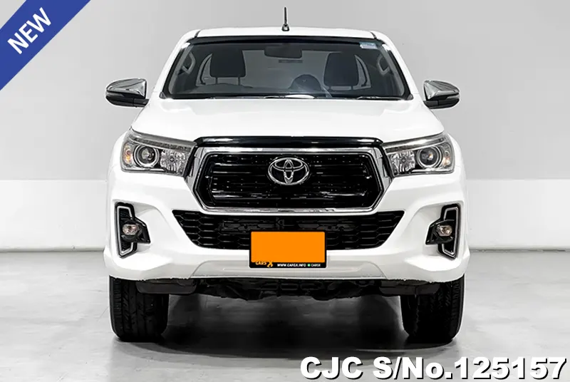 Toyota Hilux in White for Sale Image 2
