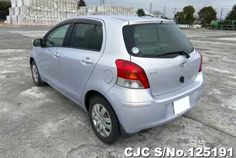 Toyota Vitz in Purple for Sale Image 1