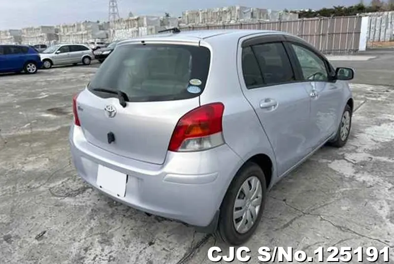Toyota Vitz in Purple for Sale Image 2