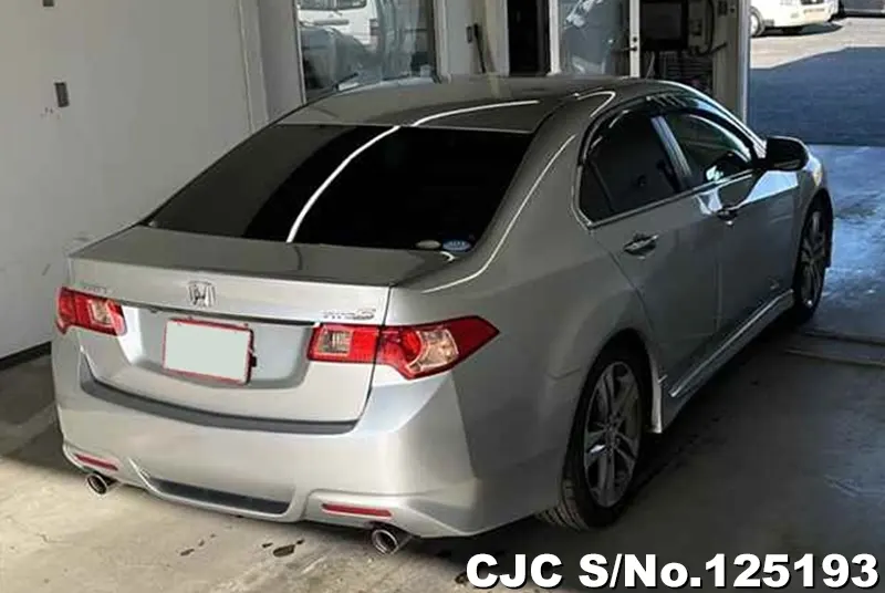 Honda Accord in Silver for Sale Image 2
