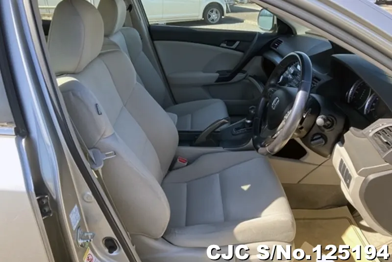 Honda Accord in Silver for Sale Image 3