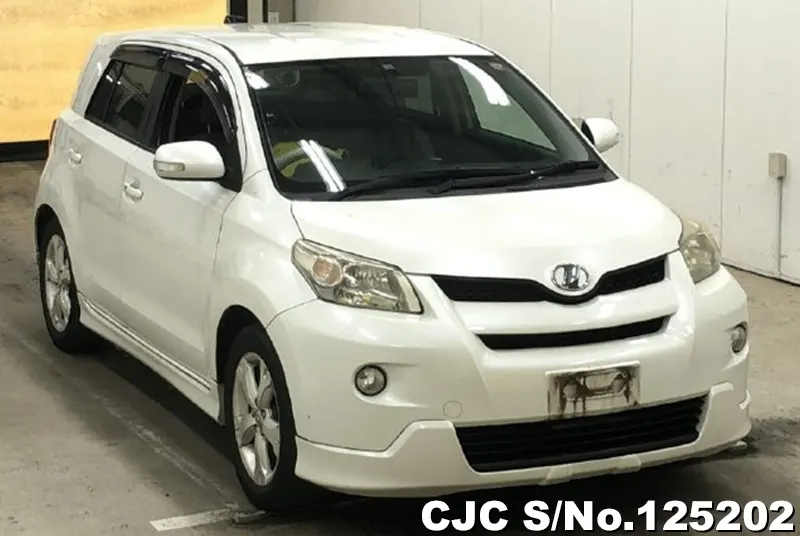 Toyota IST