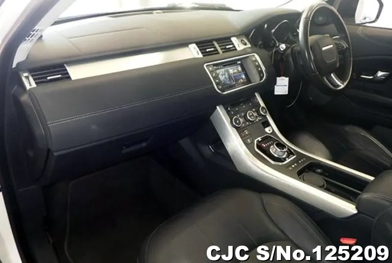 Land Rover Range Rover in White for Sale Image 4