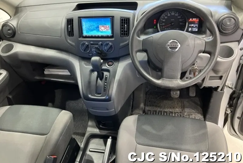 Nissan NV200 in Silver for Sale Image 3