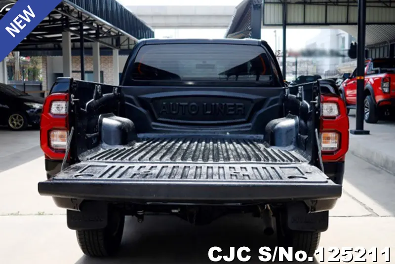 Toyota Hilux in Black for Sale Image 4