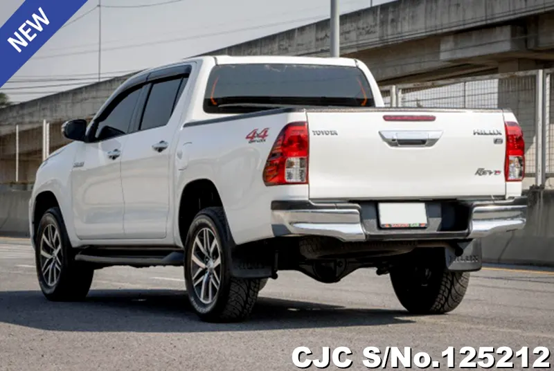 Toyota Hilux in White for Sale Image 1