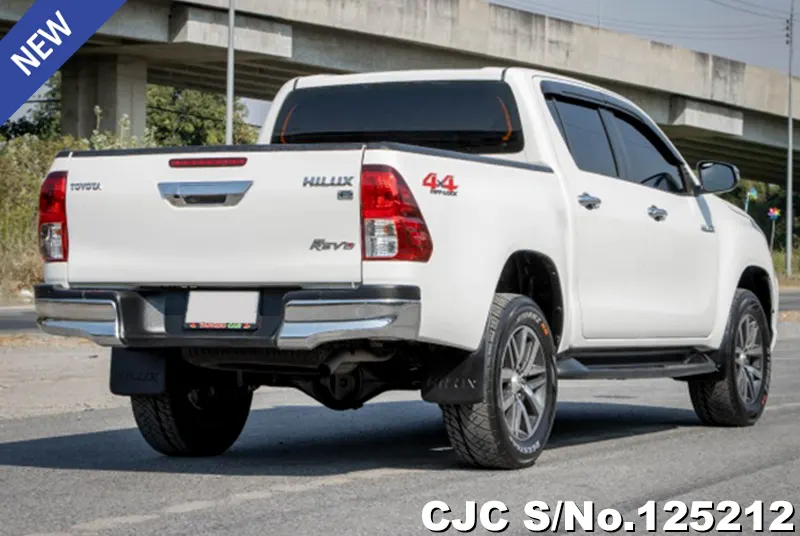 Toyota Hilux in White for Sale Image 2