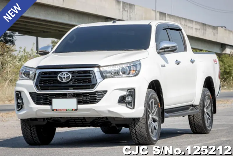 Toyota Hilux in White for Sale Image 3