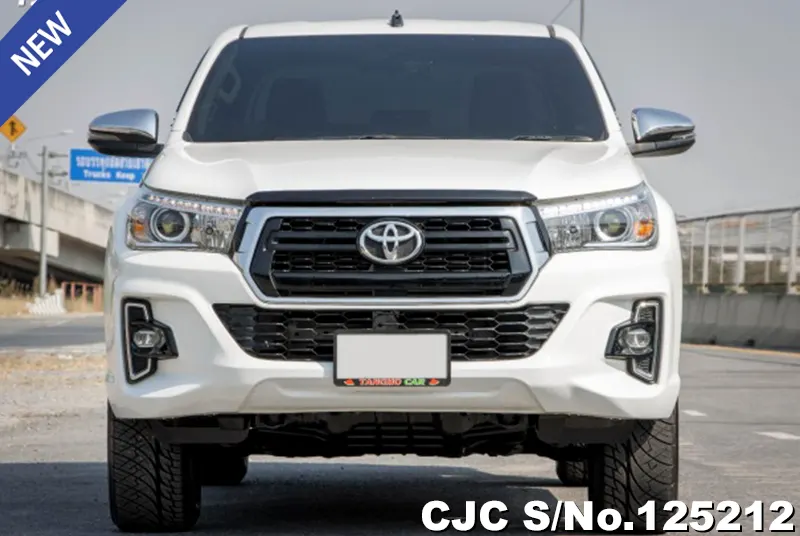 Toyota Hilux in White for Sale Image 4