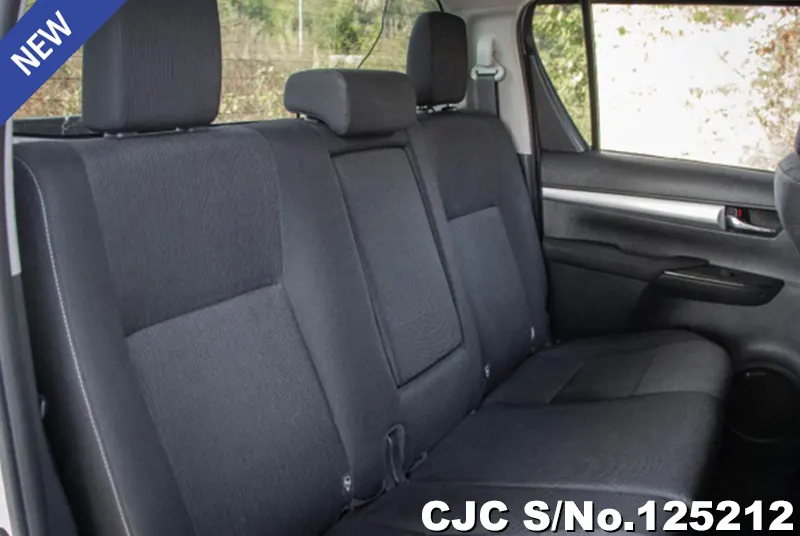Toyota Hilux in White for Sale Image 9