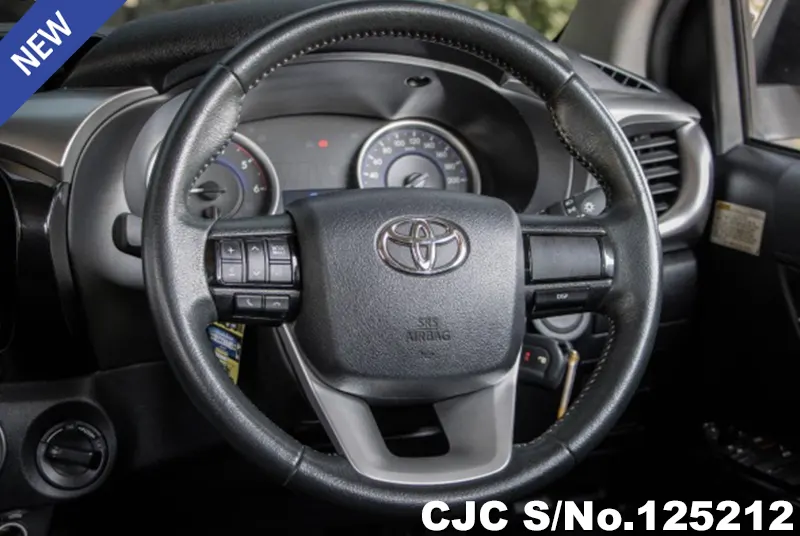 Toyota Hilux in White for Sale Image 10