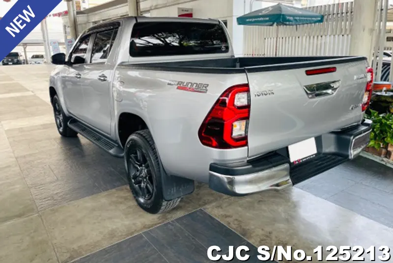 Toyota Hilux in Silver for Sale Image 1