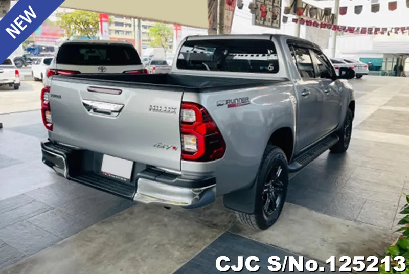 Toyota Hilux in Silver for Sale Image 2