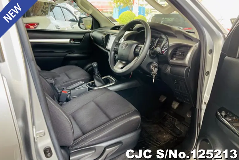 Toyota Hilux in Silver for Sale Image 8