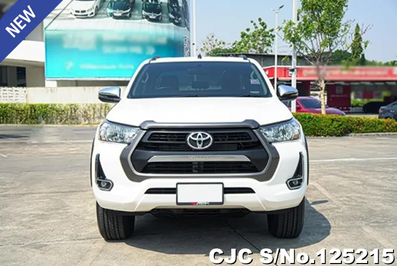 Toyota Hilux in White for Sale Image 4