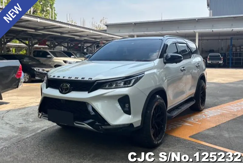 Toyota Fortuner in White for Sale Image 3