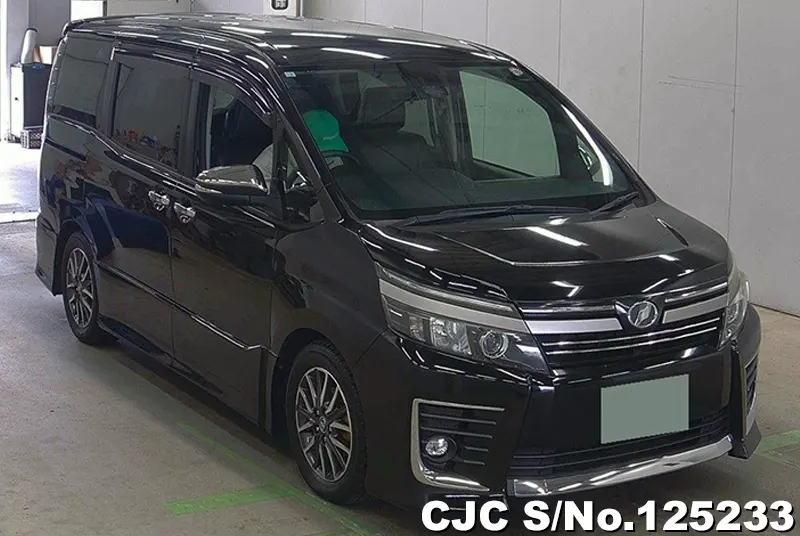 Toyota / Voxy 2016