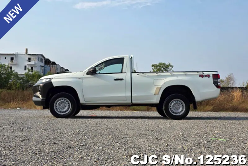 Mitsubishi Triton in White for Sale Image 4