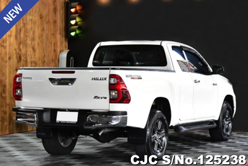 Toyota Hilux in White for Sale Image 1