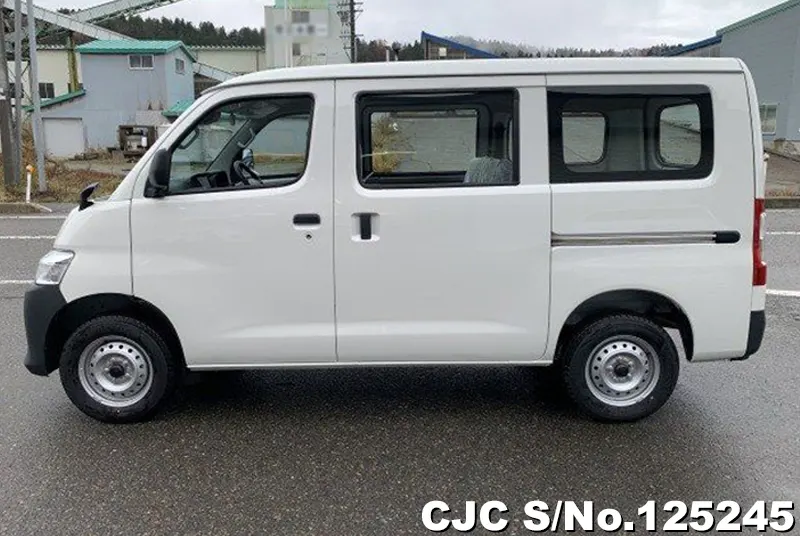 Toyota Townace in White for Sale Image 7