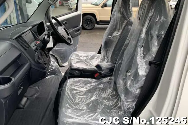 Toyota Townace in White for Sale Image 11