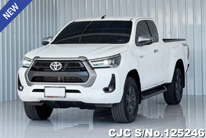 Toyota Hilux in White for Sale Image 3