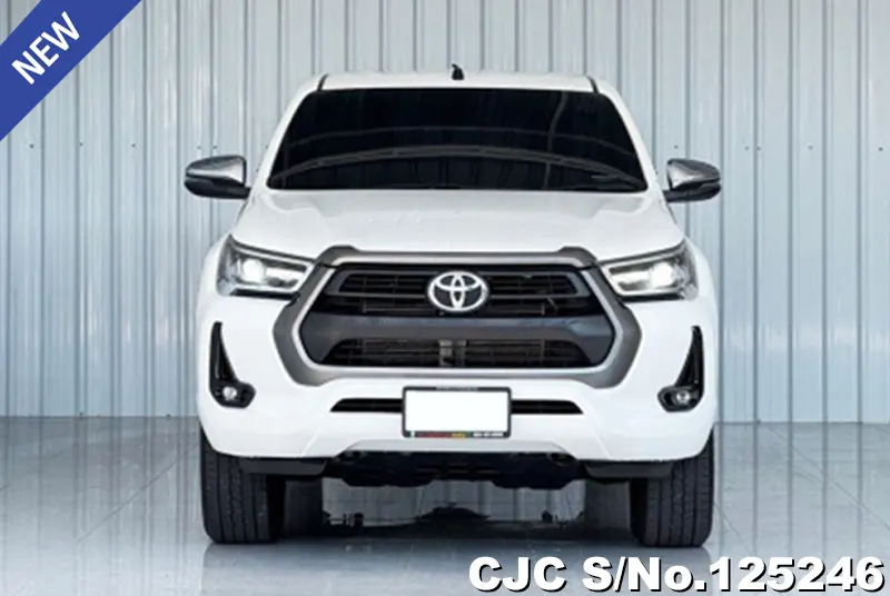 Toyota Hilux in White for Sale Image 4