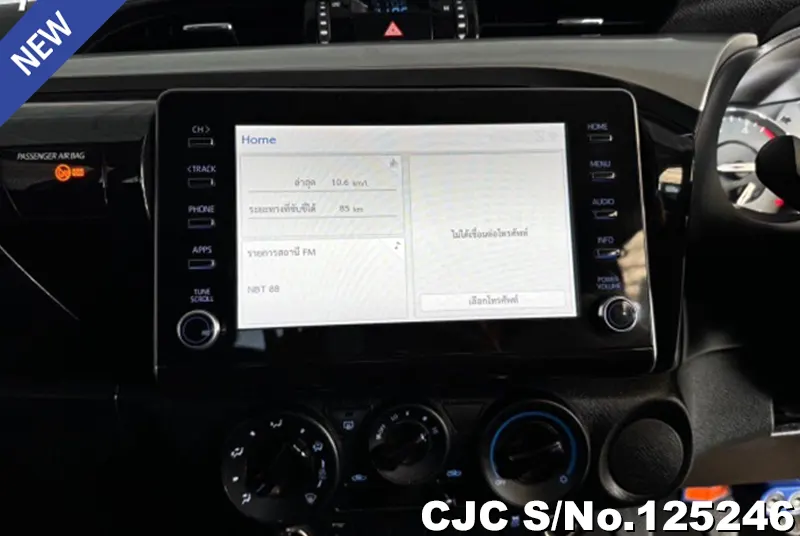 Toyota Hilux in White for Sale Image 10