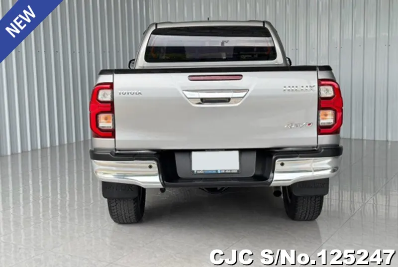 Toyota Hilux in Silver for Sale Image 4