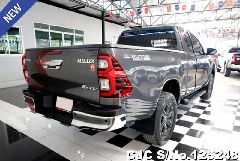 Toyota Hilux in Gray for Sale Image 2