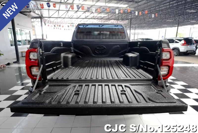 Toyota Hilux in Gray for Sale Image 5