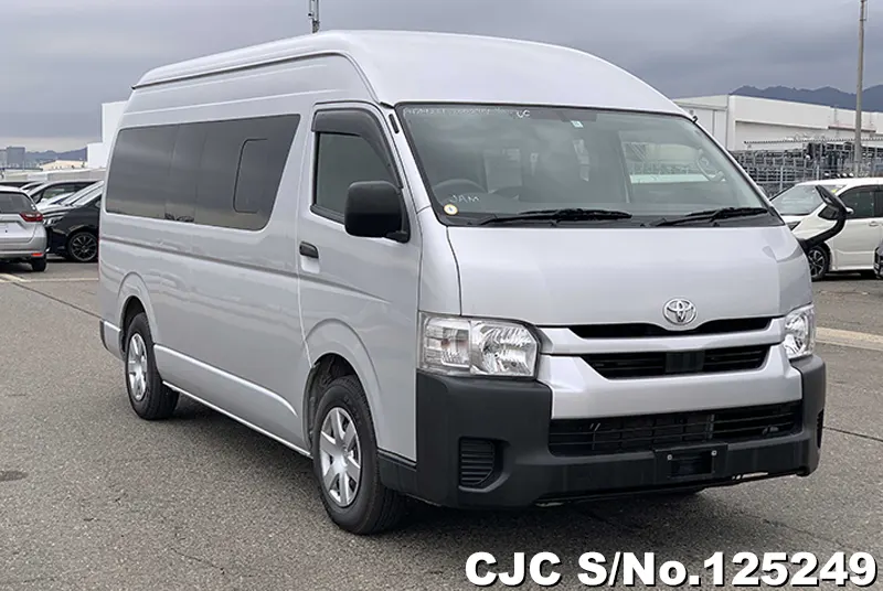 Toyota / Hiace 2021
