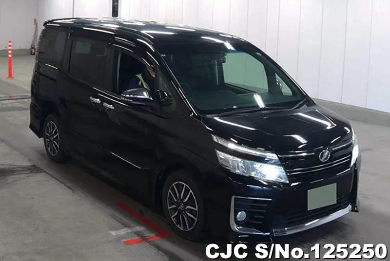 Toyota / Voxy 2015