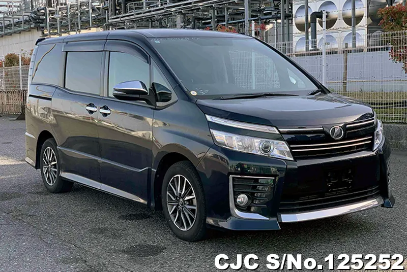 Toyota / Voxy 2015