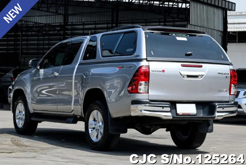 Toyota Hilux in Silver for Sale Image 1